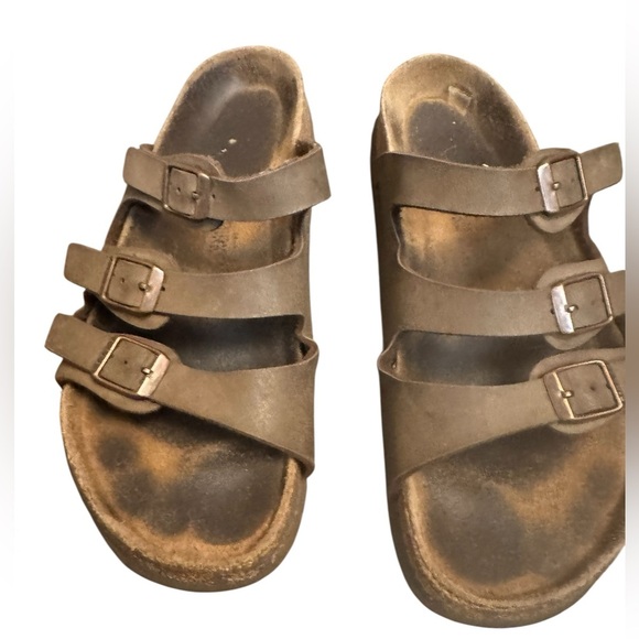 BIRKENSTOCK FLORIDA 3 Strap Sandal
Size 41 U.S. Women's 10 Men's 8 Brown Leather - Picture 4 of 17